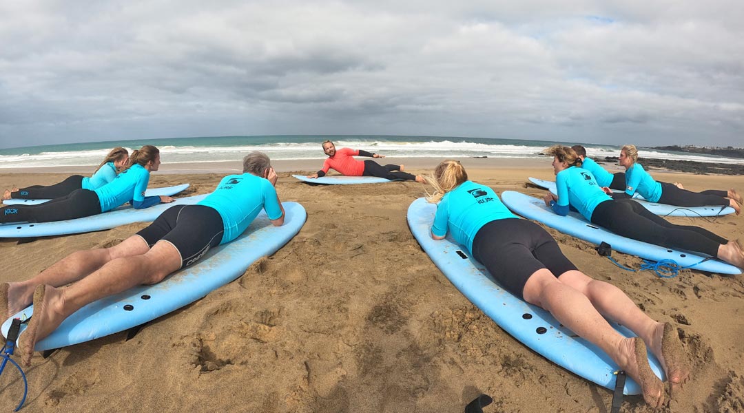 surfkurse auf fuerte - übung am strand