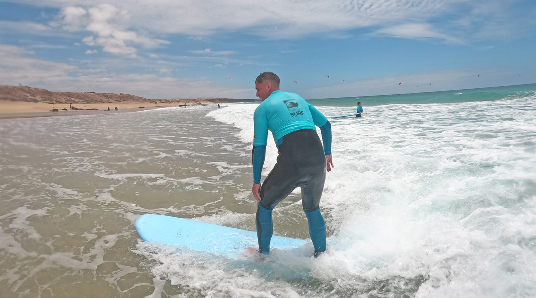 surfkurs im juni - beginner surfkurs in el cotillo