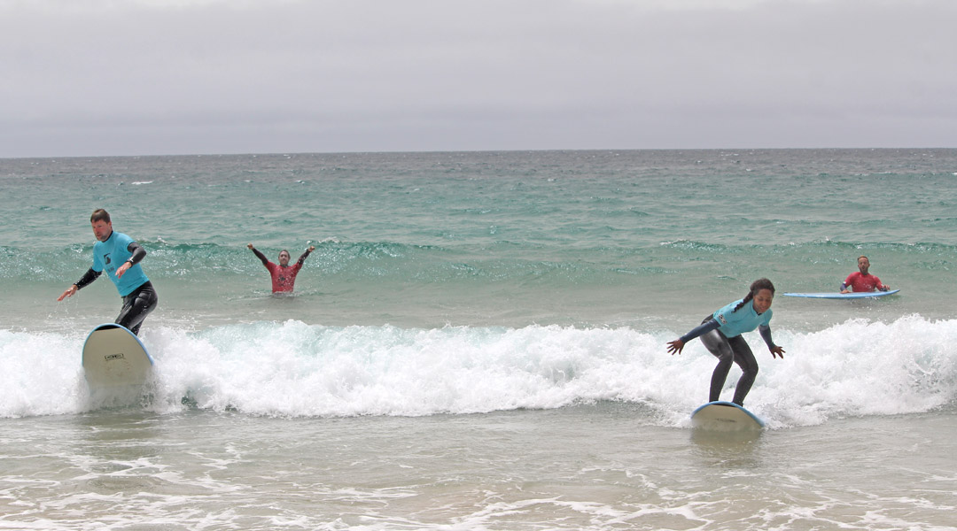 surfcamp-im-juli-relaxen-im-wasser